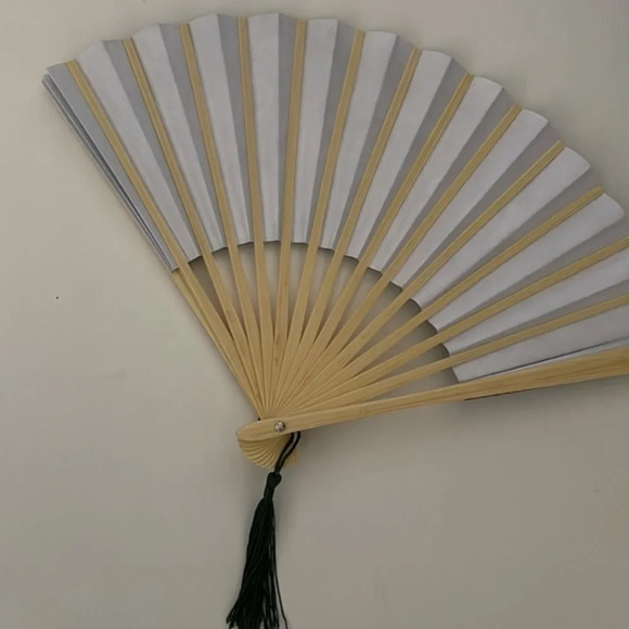 Guess Georgina Marciano folding fan - Picture 3 of 5